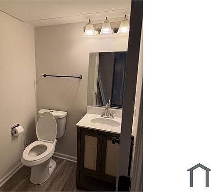 3rd image of 204 Canterbury Ln