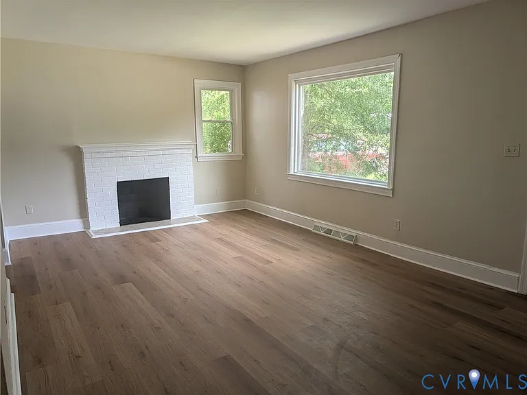 726 Jefferson Pl — Photo 4