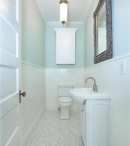 3894 Pine St — Photo 5