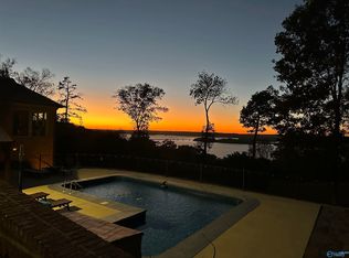 139 Summit Point, Guntersville, AL 35976