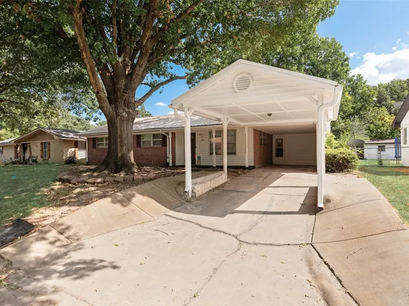 1716 Harris St, Gainesville, TX 76240