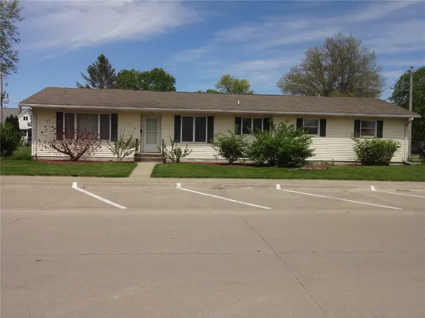 259 E Marion St, Marengo, IA 52301
