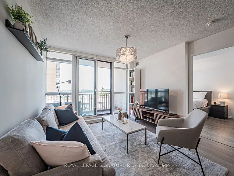 830 Lawrence Ave W #1017 — Photo 2