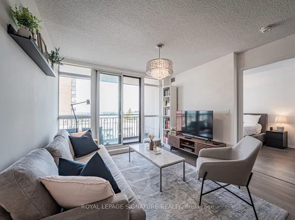 830 Lawrence Ave W, Toronto, ON