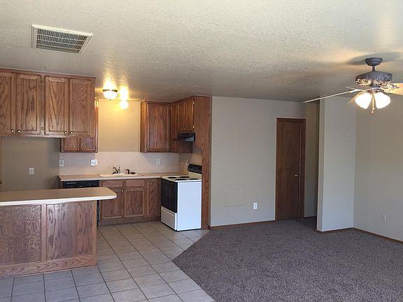 3rd image of 846 W Forest Dr