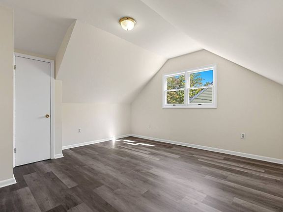 4th image of 316 Mount Vernon Pl
