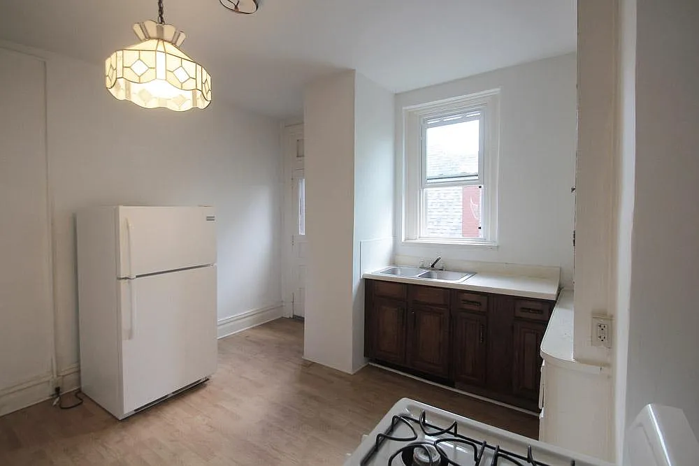 1 bed, 960 sqft, $1,400 — Photo 3