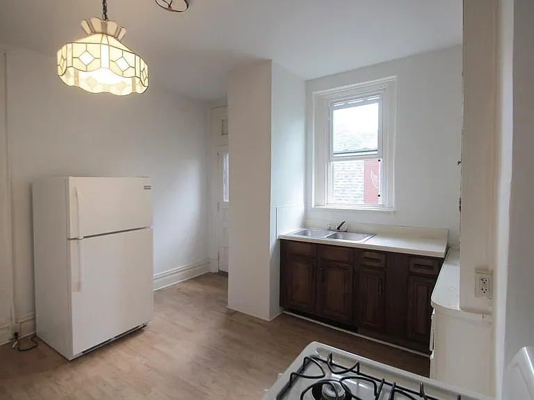 7720 Waverly St #5 — Photo 3