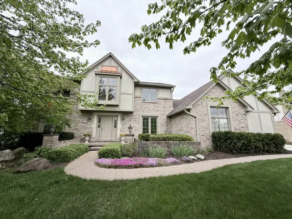 17107 Maple Hill Dr, Northville, MI 48168
