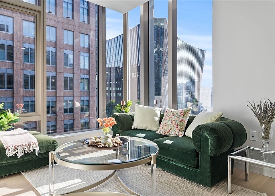1st image of 135 Seaport Blvd #1708
