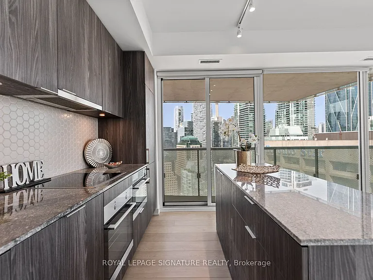 15 Queens Quay E #3305 — Photo 36
