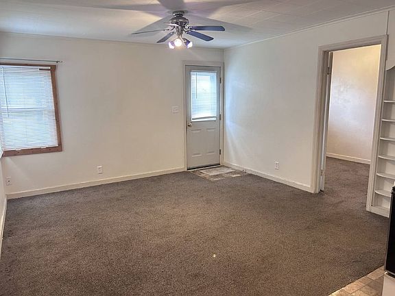 3rd image of 668 Oak St
