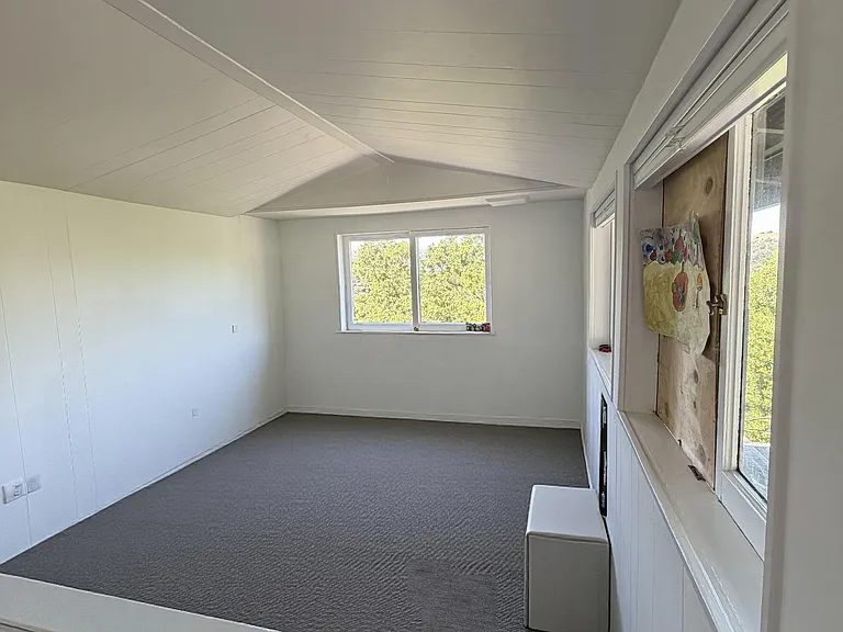 250 Redwood Rd — Photo 19
