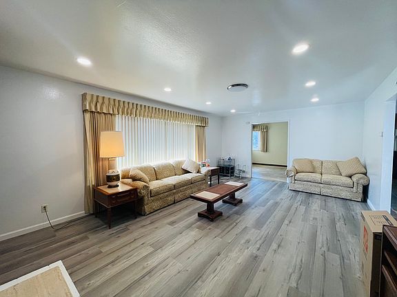 5th image of 2424 Oakmont Dr