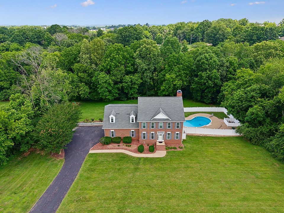 1st image of 1404 Brook Dr