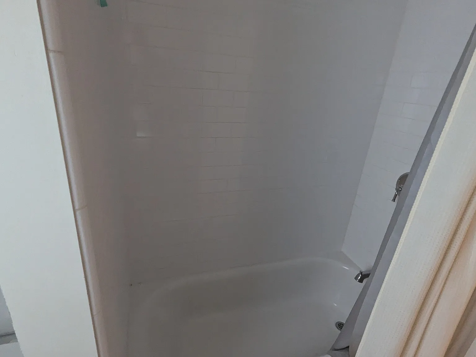 3 bed, 1308 sqft, $2,000 — Photo 2