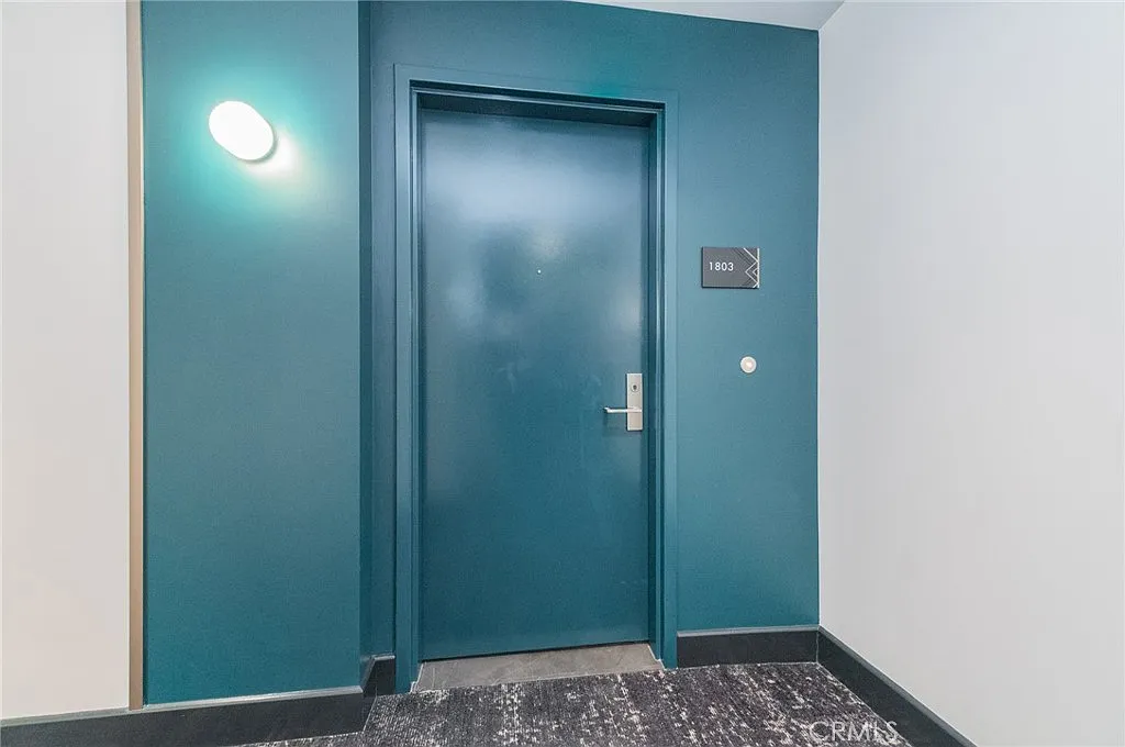 Building Photo - 400 S Broadway Ave #1803