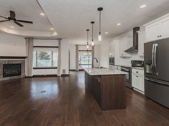 5th image of 7555 S Grand Arbor Pl