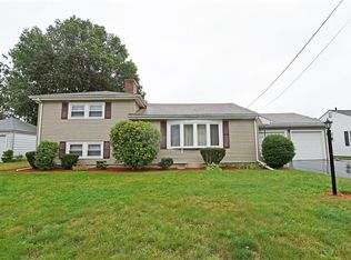 71 Bent Rd, Rumford, RI 02916