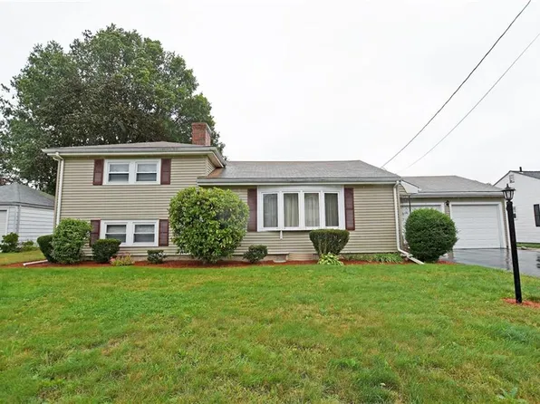71 Bent Rd, Rumford, RI 02916