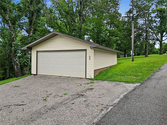 2nd image of 13437 Holly Ln