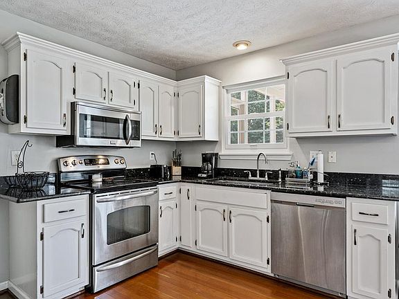 5th image of 3119 Middleford Dr