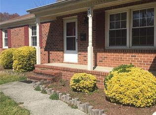 454 Dunmore Dr, Newport News, VA 23602