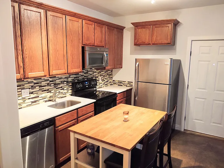 Hickory Park Apartments — Photo 13