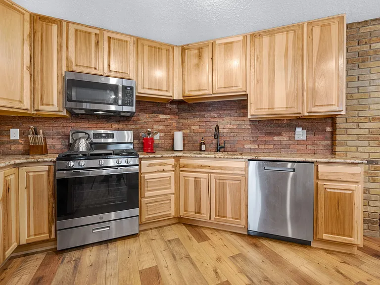 15632 Ray Dr — Photo 9