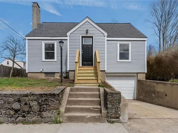 2 Sprague Ave E, Riverside, RI 02915