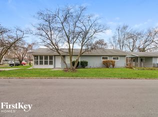 1054 Kenmore Ave, Aurora, IL 60505