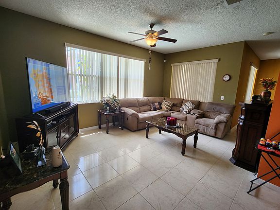 4th image of 2503 Buttercup Ct