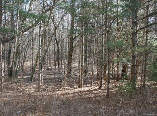 53 Navratil Rd, Willington, CT 06279