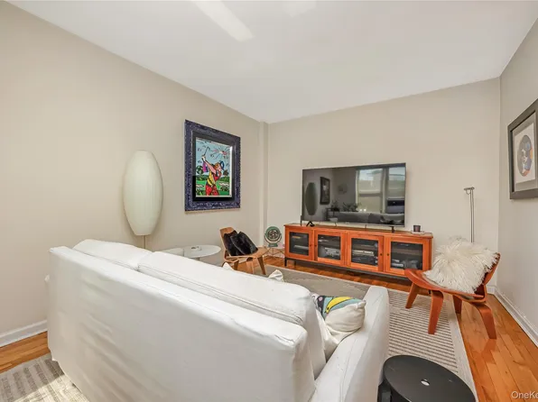 88-02 35th Avenue #6M, Jackson Heights, NY 11372