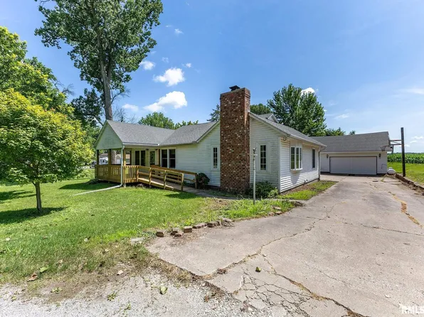 223 4th St E, Andalusia, IL 61232