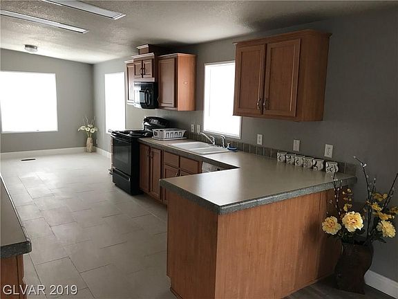 4th image of 3462 Montego Dr