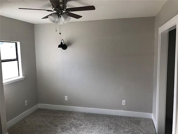 3rd image of 4401 Mimosa Dr