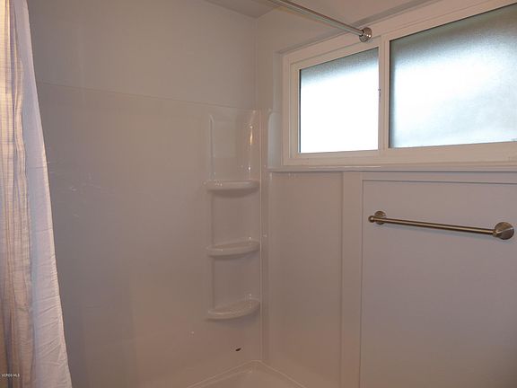 5th image of 338 Laurie Ln