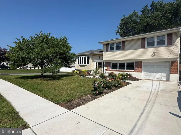 301 Fairmount Ave, Blackwood, NJ 08012