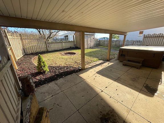 3rd image of 414 Hillview Dr