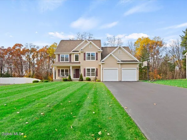 26 Stone Crest Drive, Mechanicville, NY 12118