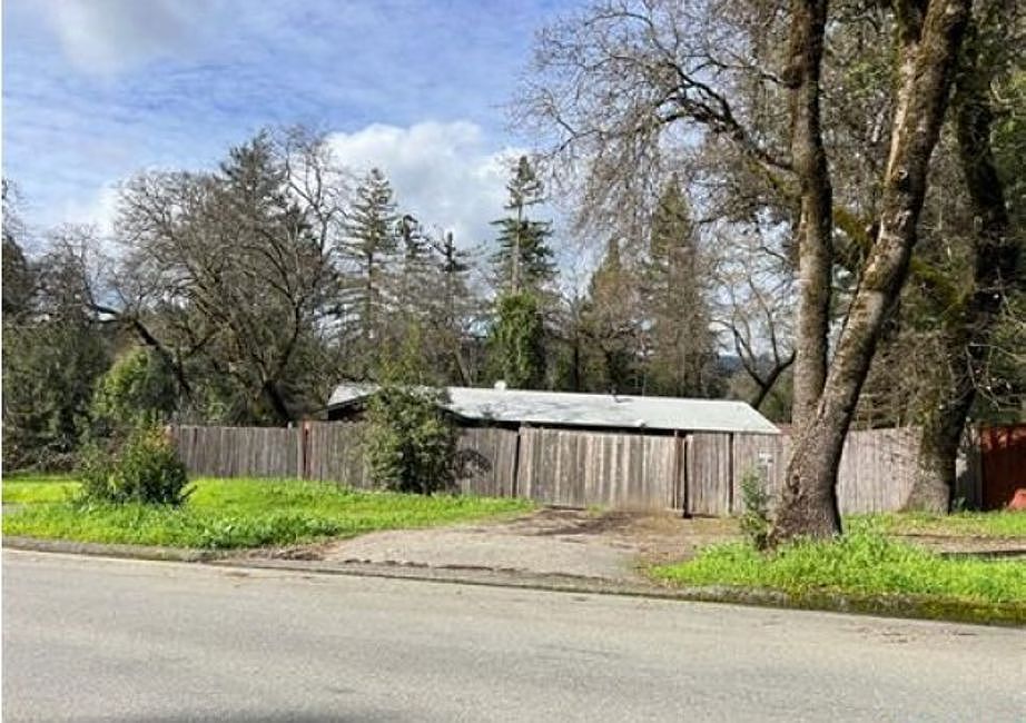 2nd image of 737 Briceland Thorne Rd