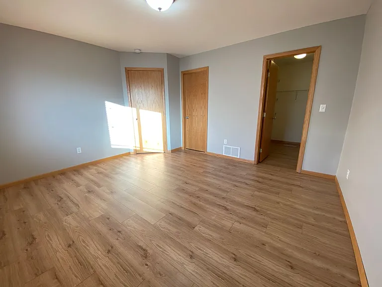 2570 Amber Valley Ct S — Photo 15