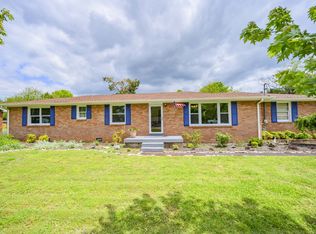 909 Castle Heights Ave, Lebanon, TN 37087