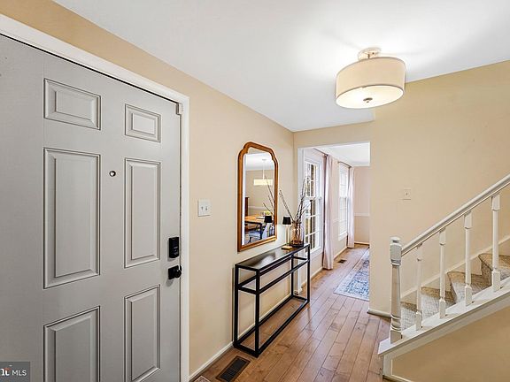 4th image of 10720 Burr Oak Way