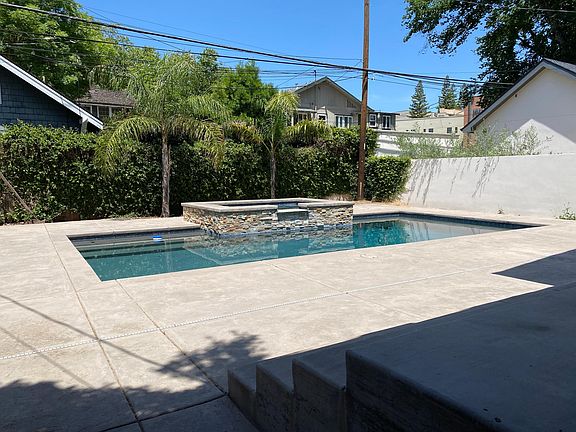 5th image of 1014 41st St