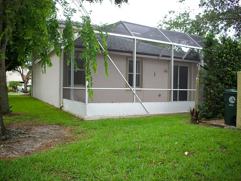 4907 Pelican Mnr — Photo 11
