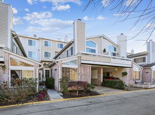 9804 Islandside Dr, Gaithersburg, MD 20886
