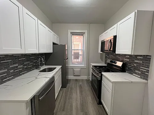 123 Roosevelt Ave Photo 1