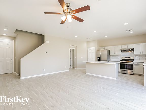 3rd image of 10030 Cluny Ave